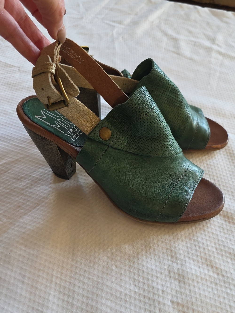 MIZ MOOZ open toe leather heels ! 8